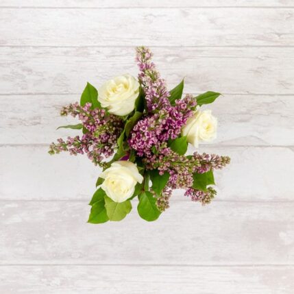 Buchet "Delicate"-buchet delicate trandafiri liliac 2