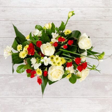 Coș Fantasy-cos cu flori fantasy trandafiri miniroze frezii crizanteme 2